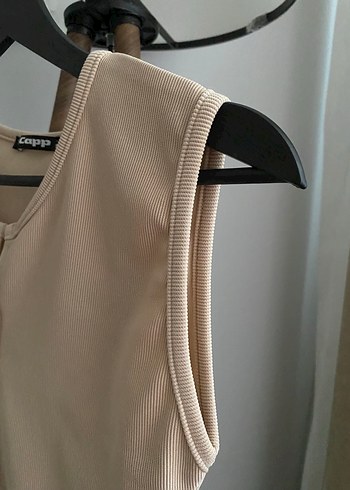 Bej Düğmeli Kolsuz Kadın bluz - Görsel 4