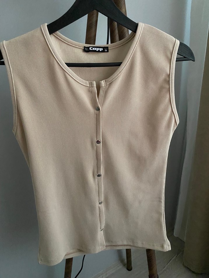 Bej Düğmeli Kolsuz Kadın bluz - Görsel 2