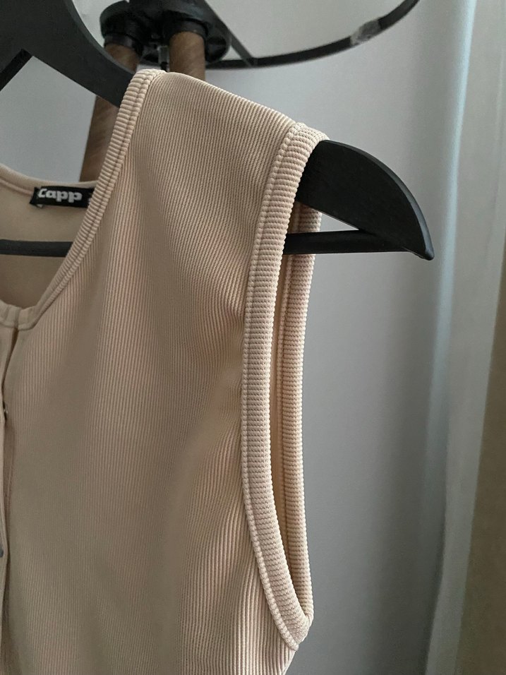 Bej Düğmeli Kolsuz Kadın bluz - Görsel 4