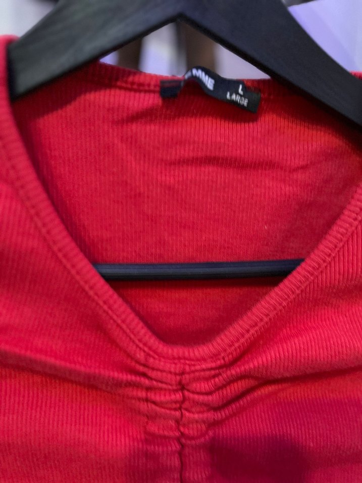 Kırmızı V Yaka Büzgülü Kısa Kadın bluz - Görsel 3