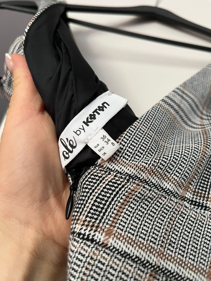 Gri Kareli Midi Askılı Elbise - Görsel 3