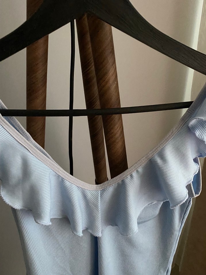 Mavi V Yaka Fırfırlı Kolsuz  Bluz - Görsel 3