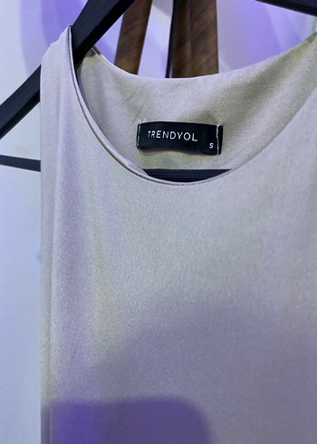 Yüksek Yakalı Kolsuz  bluz - Görsel 2