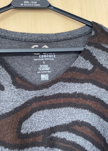 Gri Zebra Desenli V Yaka Kadın Kazak - Görsel 2