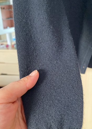 Siyah Düğmeli Kadın Hırka - Görsel 2