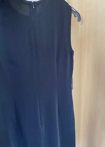 V Yaka Siyah Midi Ofis Elbisesi - Görsel 2