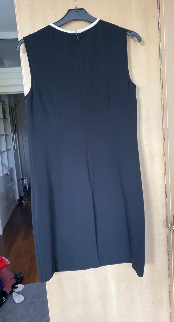 V Yaka Siyah Midi Ofis Elbisesi - Görsel 3