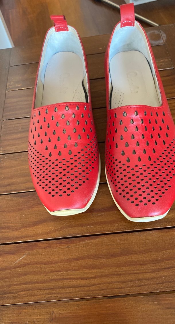 Kırmızı Parlak Dolgu Topuklu Kadın Babet - Görsel 3