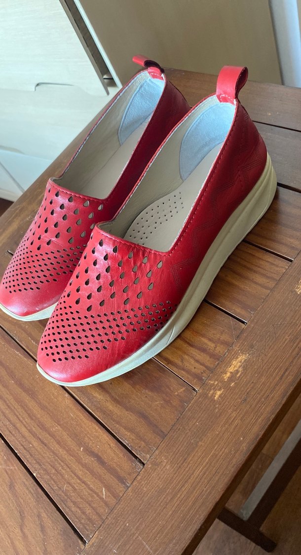 Kırmızı Parlak Dolgu Topuklu Kadın Babet - Görsel 4