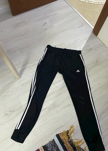 Kadın Siyah Dar Kesim Spor Eşofman Altı
