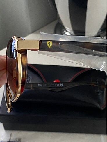  Beden Ray Ban Ferrari sıfır ürün