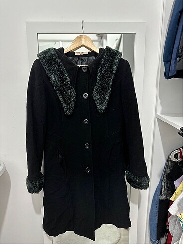Kadın tüylü kalın kaşe kaban - Görsel 4