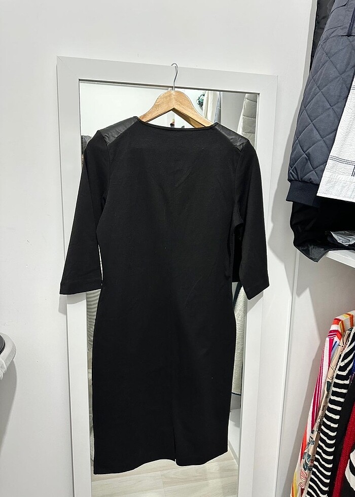 Kadın omuz deri detaylı elbise - Görsel 5