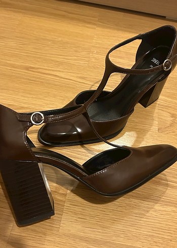 ZARA TOPUKLU AYAKKABI