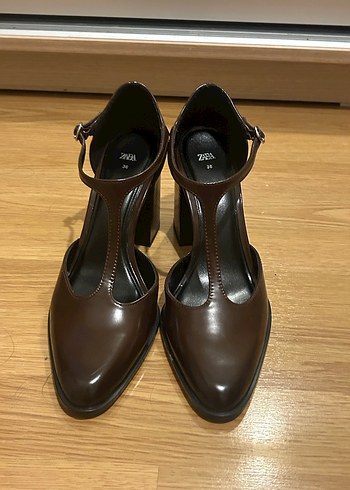 Zara ZARA TOPUKLU AYAKKABI