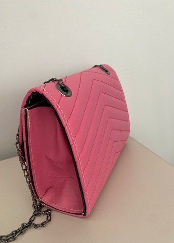 Zincir Detaylı Pembe Kadın Çanta - Görsel 2