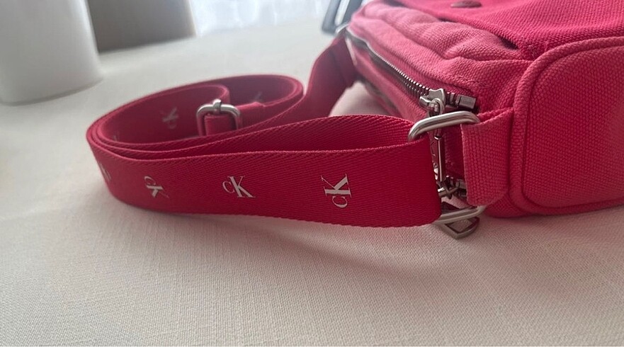  Beden Calvin Klein fuşya çanta