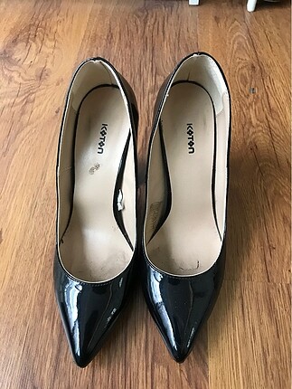Topuklu vintage tip ayakkabı