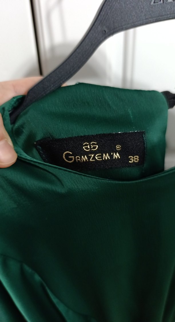 Yeşil Parlak Uzun Kollu Kemerli Uzun Elbise - Görsel 3