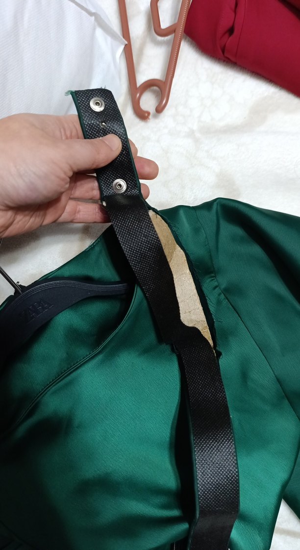 Yeşil Parlak Uzun Kollu Kemerli Uzun Elbise - Görsel 4