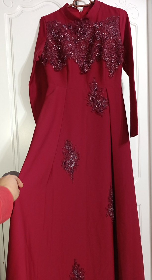 Bordo İşlemeli Uzun Kollu Abiye Elbise - Görsel 2