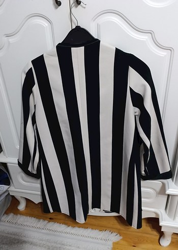 Düğmeli Kısa Kollu Çizgili Midi Blazer - Görsel 3