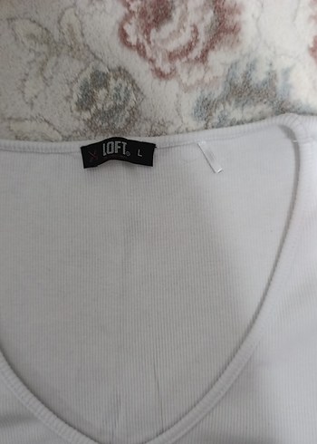 V Yaka Beyaz Crop Top, Kısa Kollu, Bol Kesim - Görsel 2