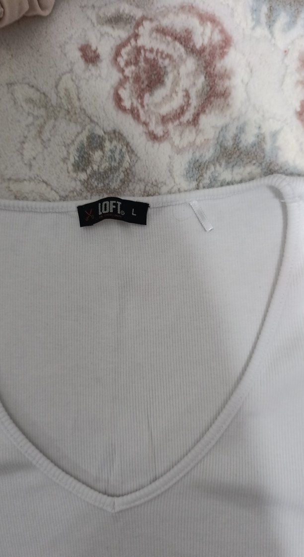 V Yaka Beyaz Crop Top, Kısa Kollu, Bol Kesim - Görsel 2