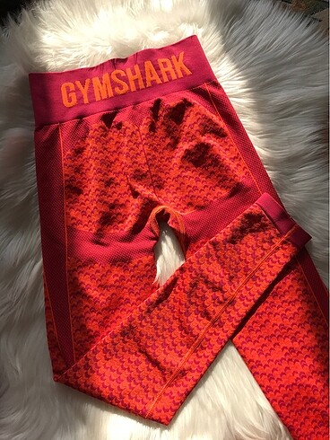 Gymshrk tayt