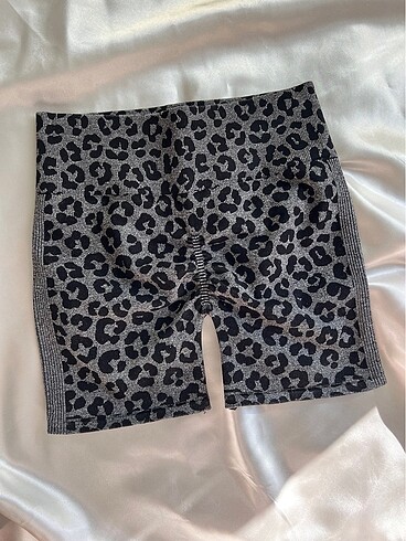 Urban Outfitters Leopar büzgülü tayt