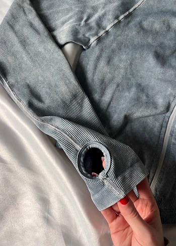 Kadın Gri Uzun Kollu Fermuarlı Crop Üst - Görsel 2