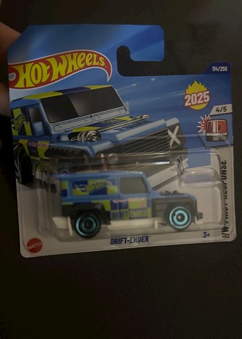  Hot Wheels Beyaz Land Rover Defender ve Drift Ender Araba