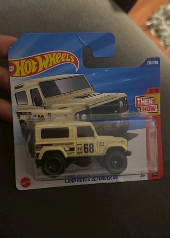 Hot Wheels Beyaz Land Rover Defender ve Drift Ender Araba