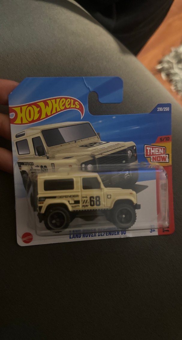 Hot Wheels Beyaz Land Rover Defender ve Drift Ender Araba - Görsel 2