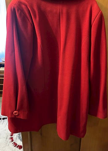 Kadın Kırmızı Kaşe Düğmeli Kaban - Görsel 3