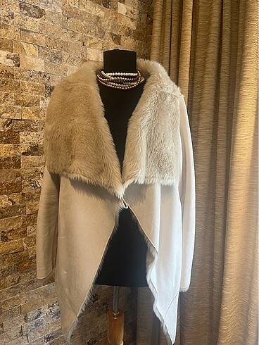 Pull and Bear tüylü ceket