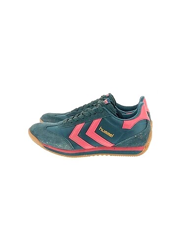 Hummel Spor Ayakkabı %70 İndirimli.