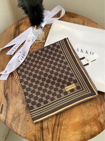 Vakko Vakko monogram eşarp