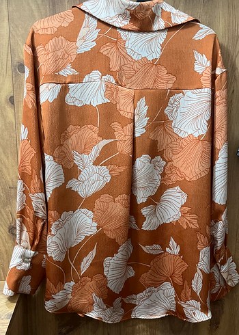 Düğmeli  Saten Kadın Gömlek - Görsel 6