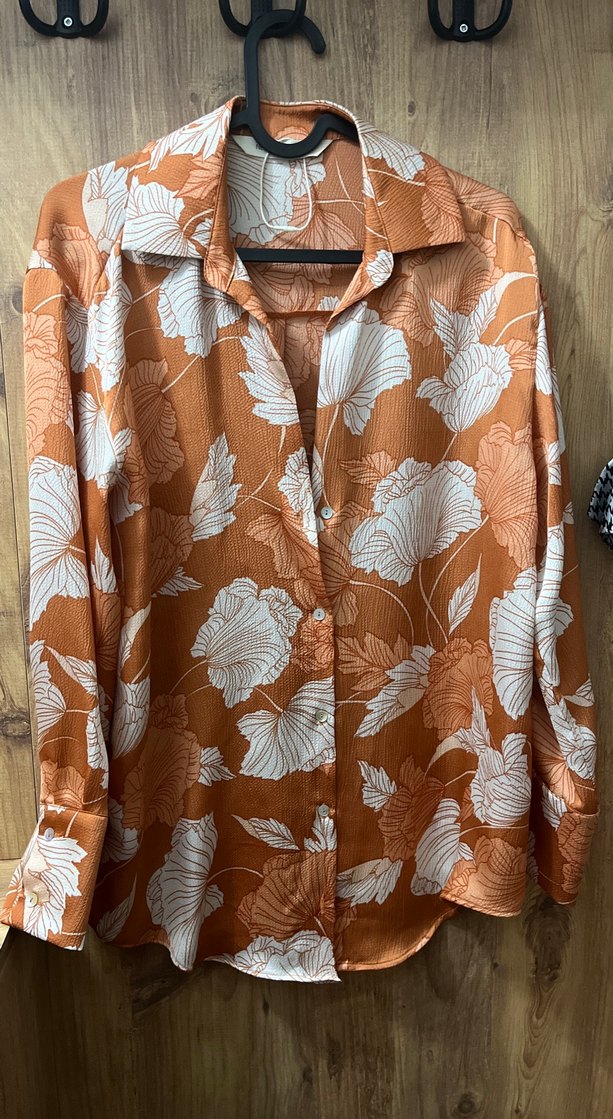 Düğmeli  Saten Kadın Gömlek - Görsel 2