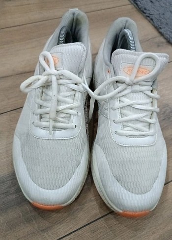 Beyaz Bağcıklı Spor Ayakkabı - Görsel 3