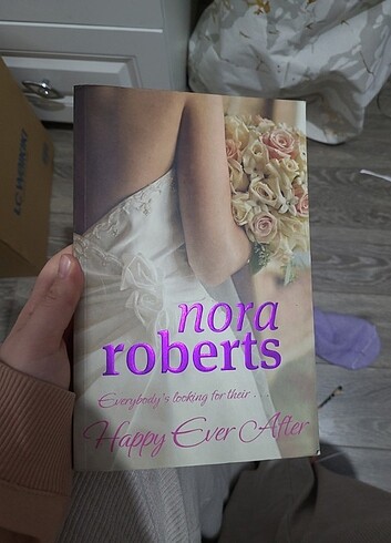 Nora Roberts- Romance Book