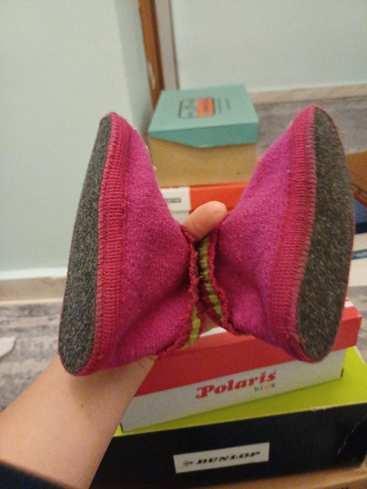 Kızlar için renkli nakışlı örgü ev terliği - Görsel 4