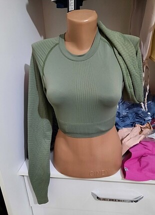 Crop top