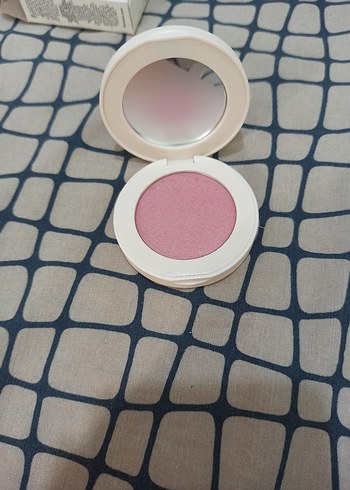 Farmasi Açık Bej Pudra Allık - Görsel 2