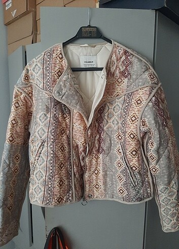 Pull and bear kapitone mont 