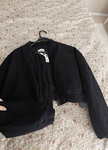 l Beden Zara crop mont