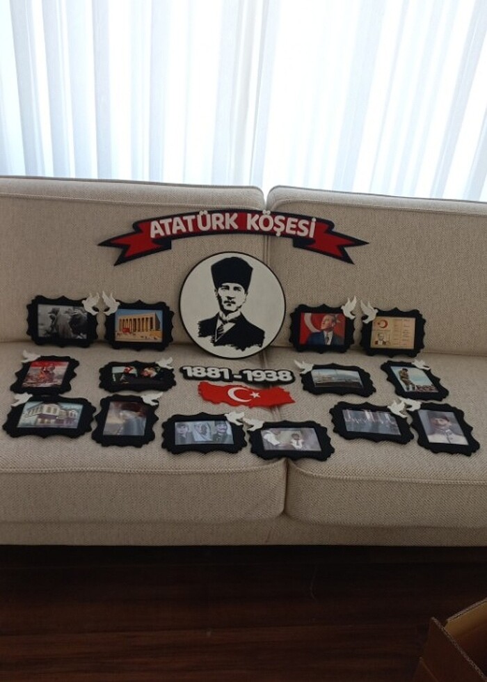 Atatürk Köşesi Sınıf Panosu Keçeden - Görsel 2