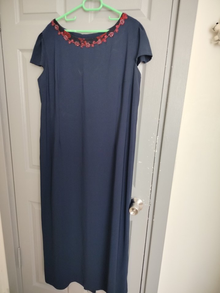 Bordo İşlemeli Uzun Kadın Takım Elbise - Görsel 4