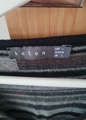 Düğmeli V Yaka Kısa Çizgili Kadın Hırka - Görsel 2